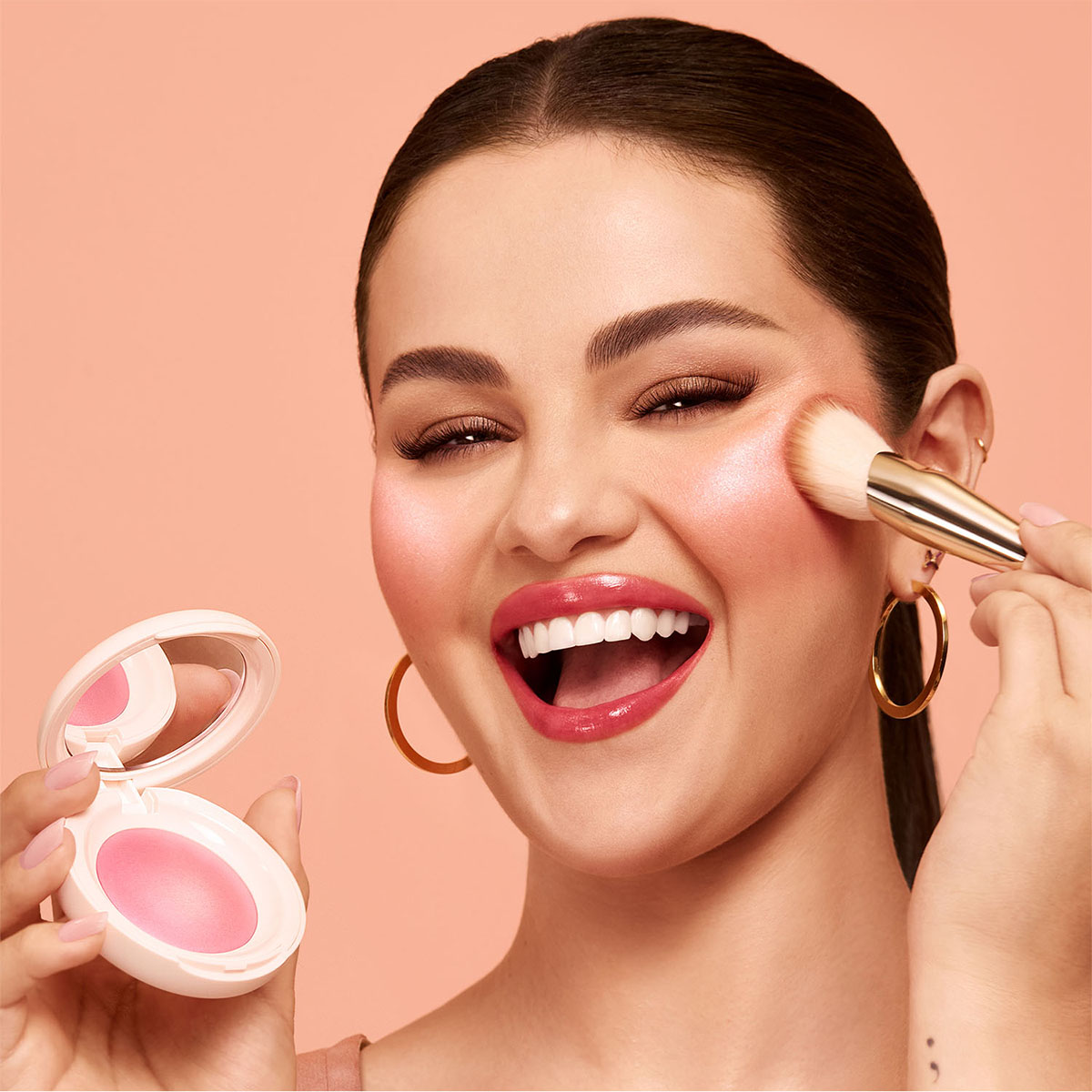 SOFT PINCH LUMINOUS POWDER BLUSH (RUBOR CON ACABADO BRILLANTE)